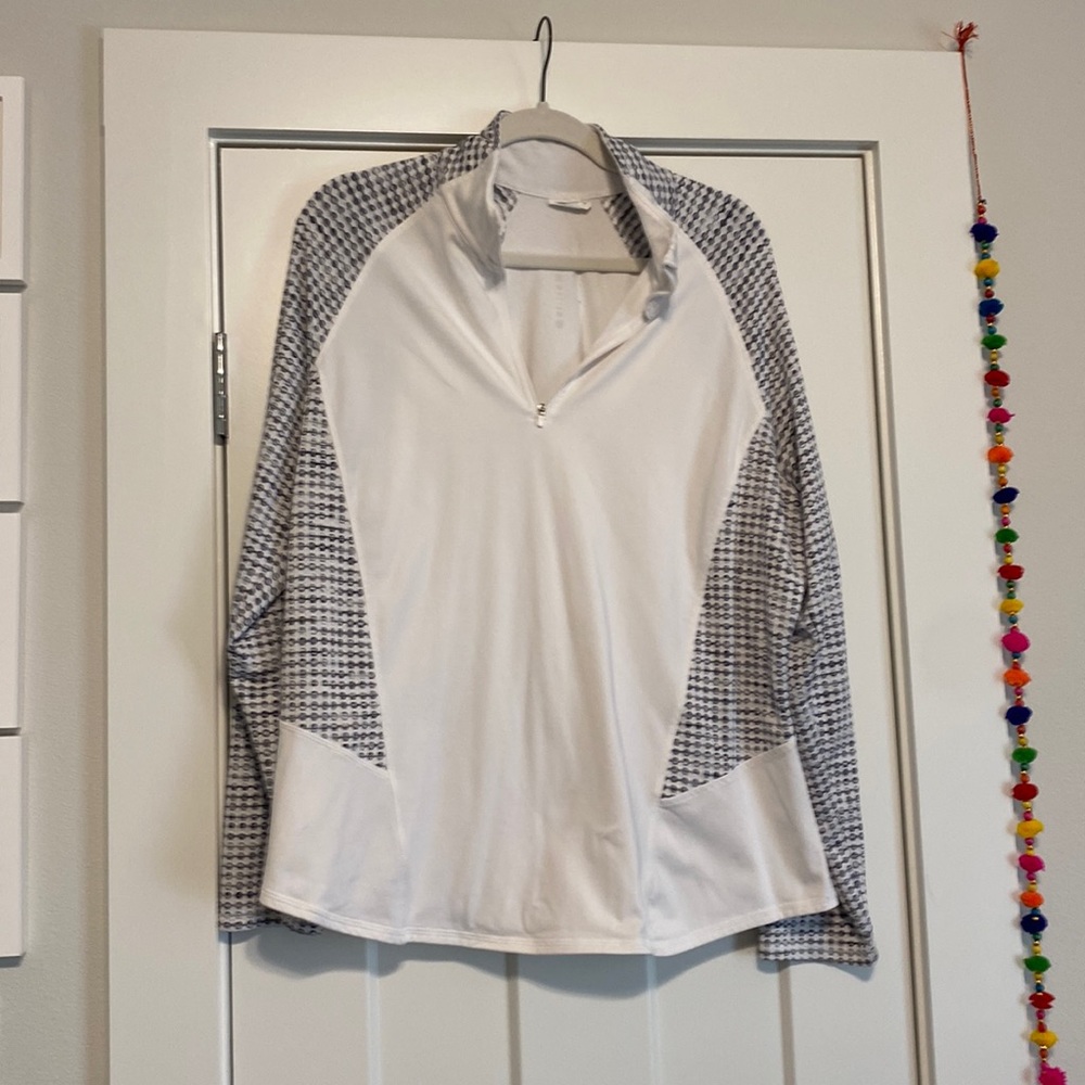 Like new black and white athletic pull over